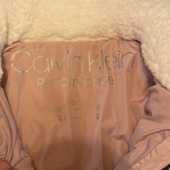 Calvin Klein Puffer Vest - Picture 4 of 9